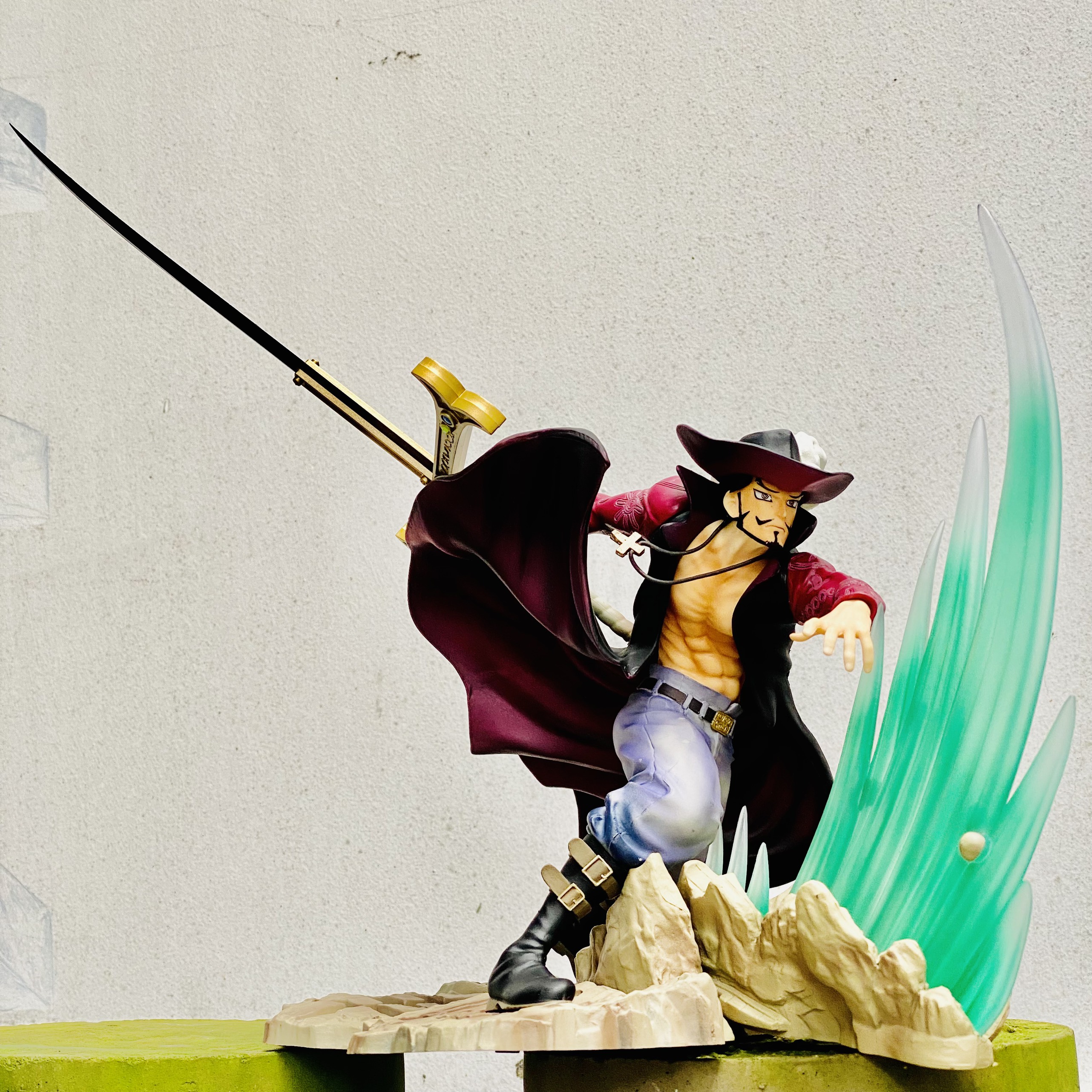 Mô hình Figure One Piece Dracule Mihawk